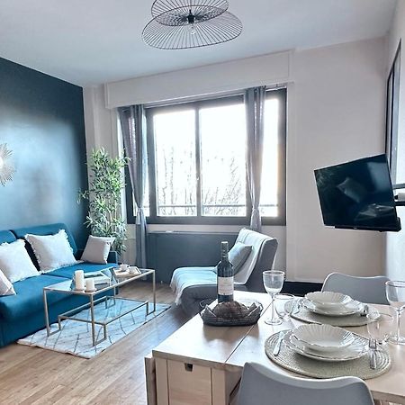 Stylish Apartment With A Balcony In Paris Ngoại thất bức ảnh