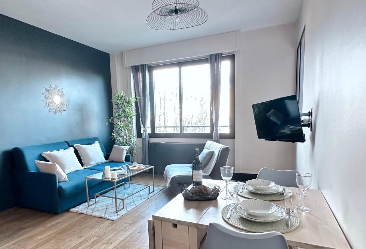 Stylish Apartment With A Balcony In Paris Ngoại thất bức ảnh