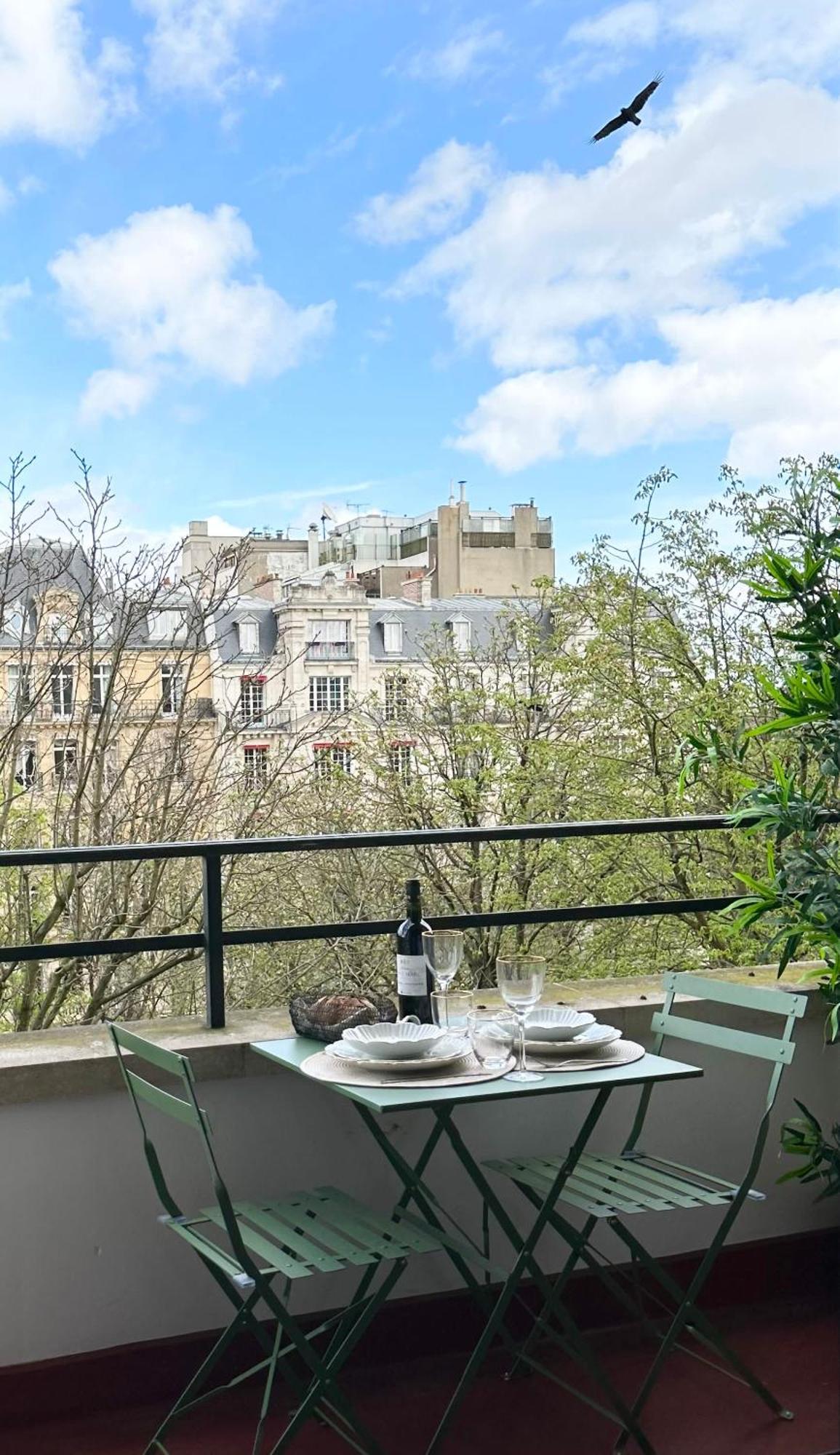 Stylish Apartment With A Balcony In Paris Ngoại thất bức ảnh