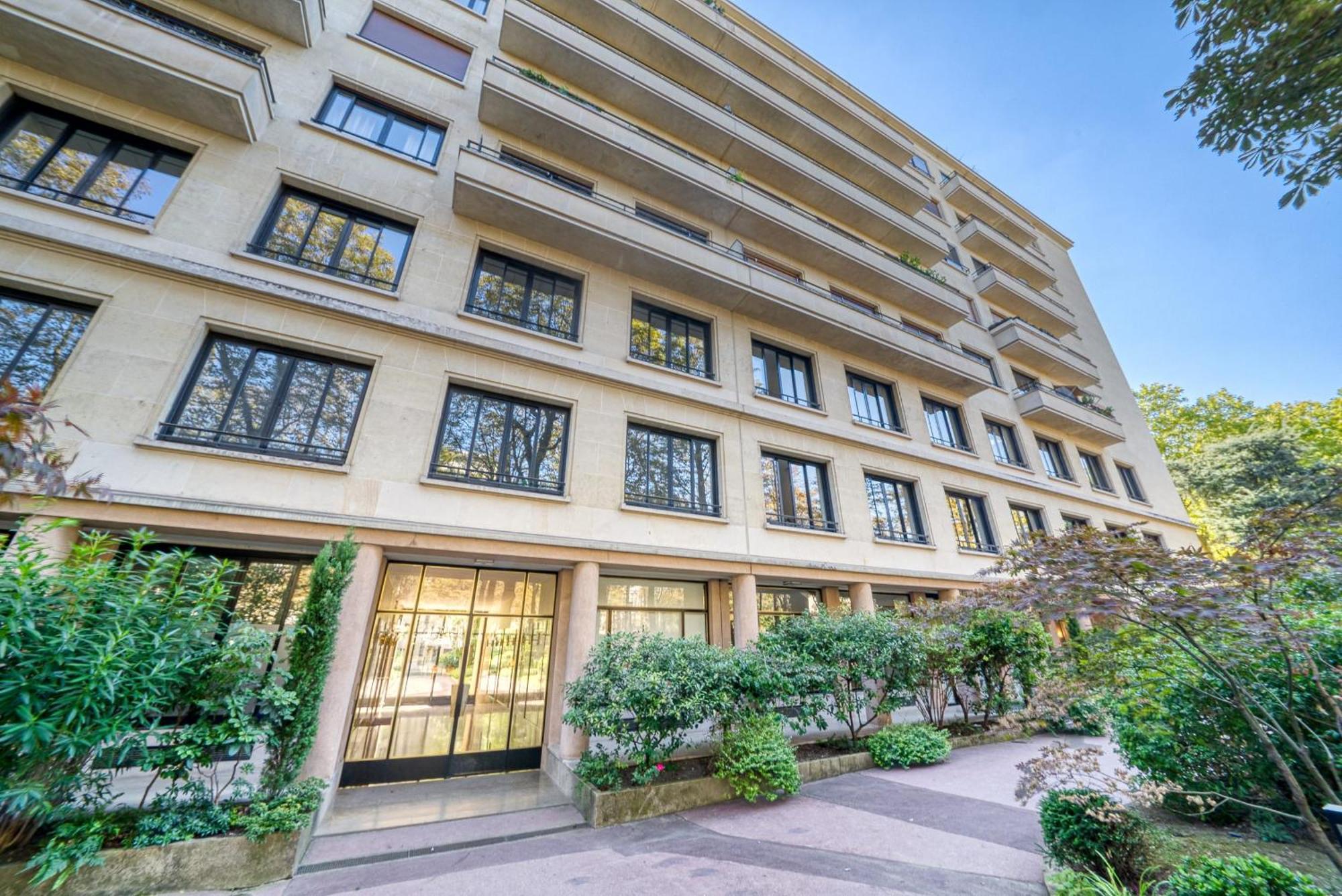 Stylish Apartment With A Balcony In Paris Ngoại thất bức ảnh